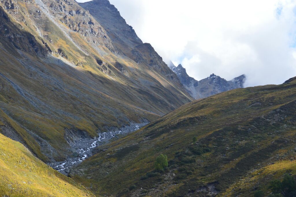 Scenic view of Kullu, Manali, and Shimla for Thane tour packages 2025